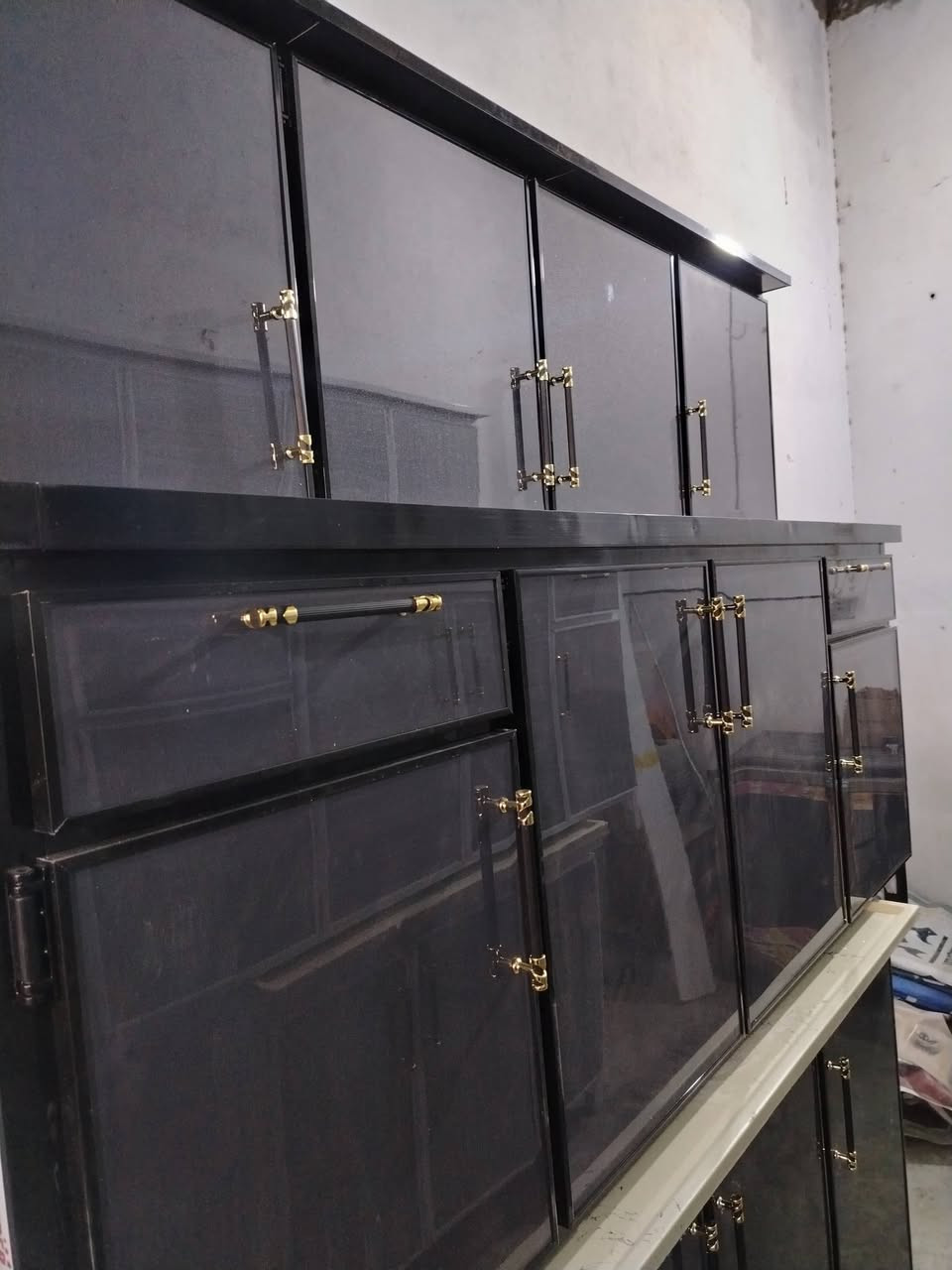 سلام عليكم وصول وجبه جديده في مزاد لأخوين العنوان المفرق الطرق والجسور مقابيل العزات بن تجه رايح عليه المفرق السعر اب 350 وبي مجال للاستفسار *********** كونترات جديد مترين والسنك مترا و30 يتوفر الالوان
