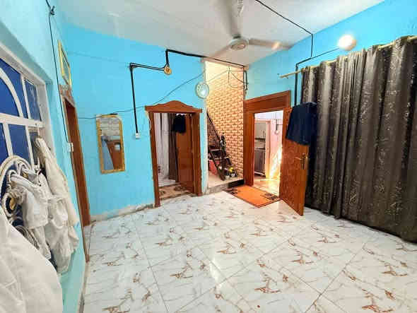 الديوانية الحمزة الشرقي 
سلام عليكم ورحمة الله وبركاته 
بيت لبيع مساحه 107
بناء طابوكً
غرفتين واحده طابق الثاني 
+مطبخ +صحيات داخليه خارجيه 
البيت مطلوب مبادره تسديد اكتروني 
الموقع حي الجوادين اقرب نقطه داله المعراج 
سعر 50وبي مجال 
***********
***********
