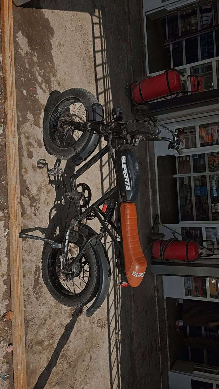 سلام عليكم ورحمه الله وبركاته 
بايسكل مساعد شحن اخو جديد 
للبيع 
حجم 20
السعر 650  
العنوان بغداد ابو غريب 
***********
