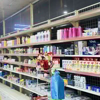 رفوف ٨قطع تركي مستعمل للبيع لاستفسار على ٠٧٨٢٧١٦١٨٤١