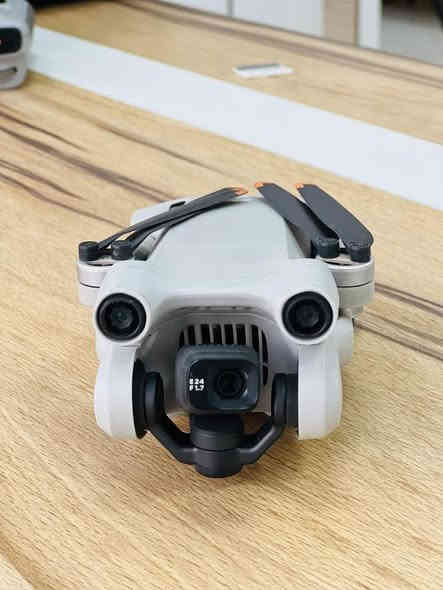 للبيع مني 3 برو جديده ومامتعوبه +مع جميع ملحقاتها
المكان بابل 
قرب جامعة بابل
قفل مليون 50 
***********
