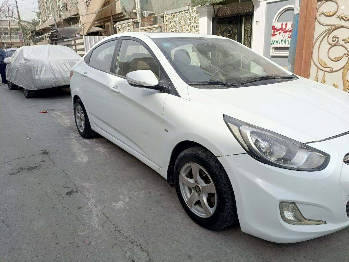 اكسنت 2012 خليجي
محرك 1600 blue
بيه أربع قطع صبغ موضح بالسونار 
بدون تبديل
تحكم ستيرن 
فتحة 
بقية المواصفات المعروفة 
صدر امامي وخلفي جديد 
دواخل نظيفة 
السعر 82 
العنوان بغداد شارع فلسطين 
***********
