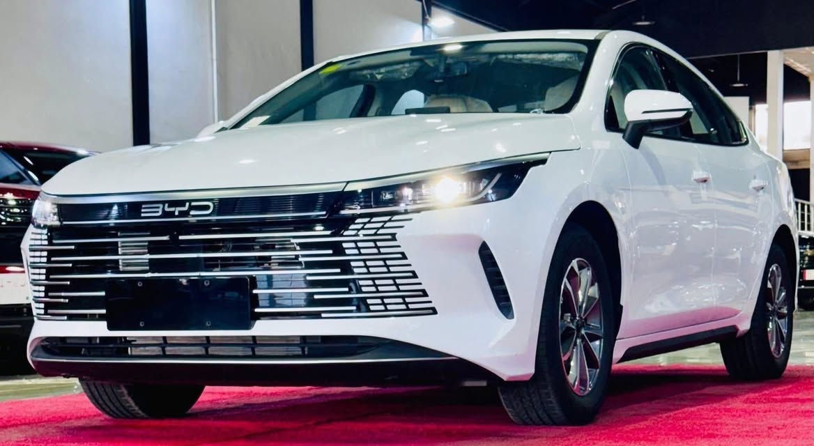 ﷽

‎( مجموعة شركات فراس الحمداني اربيل شارع 100 م )

BYD DESTROYER 05

موديل : 2025 

السعر : 11,600 $$

اللون : ابيض داخل ابيض

حجم المحرك 4 سلندر ( 1.5L )

( بانزين - هايبرد - كهرباء )

منفذ كهرباء شحن 
منفذ بانزين

التفويلة الواحدة 1200 كيلو متر 

كاميرات خلفية 
حساسات خلفية 
اشاير ليد - لايتات زينون
بصمة تشغيل 
تشغيل عن بعد
تحكمات ستيرن
دواخل لونين اسود و ابيض اوف وايت 
شاشة متحركة
كيج الكتروني
بدون رقم دخول شمالي ( اربيل - سليمانية - دهوك )
وبقية المواصفات المعروفة 

العنوان : 

اربيل شارع 100 م مقابل الشركة العامة لتجارة المواد الغذائية 

للاستفسار والاتصال : 

ابو علي ( واتساب - اتصال )

***********
***********

حواس

***********
***********

زيد 

***********
