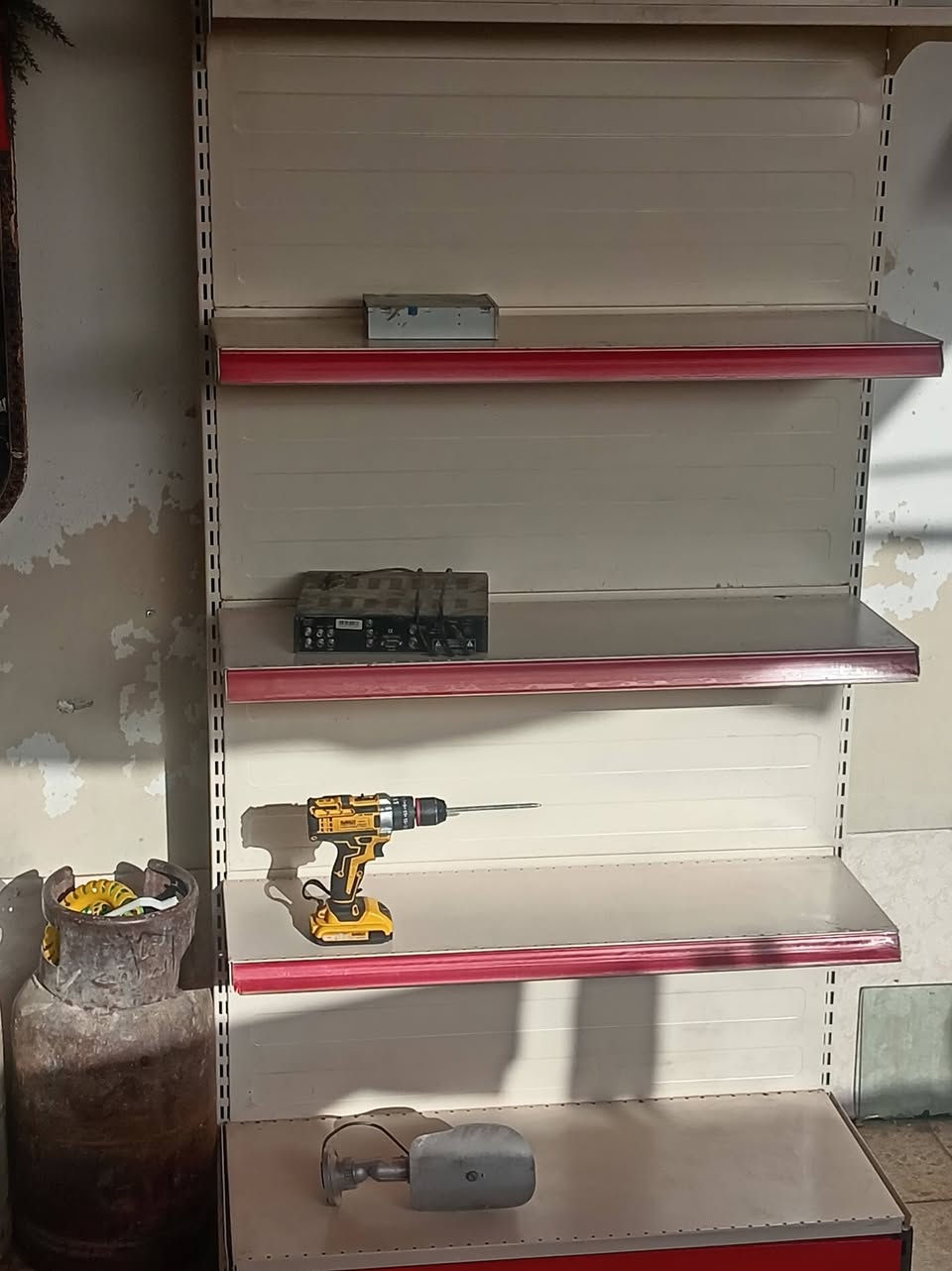 السلام عليكم حبايب عندي رفوف ٣ موديلات خشب وجام النظافه م٩٠ بلميه، وحديد موديلين للبيع المراسله وتساب  بي مجال


**إذا كنت صاحب هذا الإعلان وتريد حذفه لأي سبب، رجاءا أرسل رسالة إلى الدعم الفني**