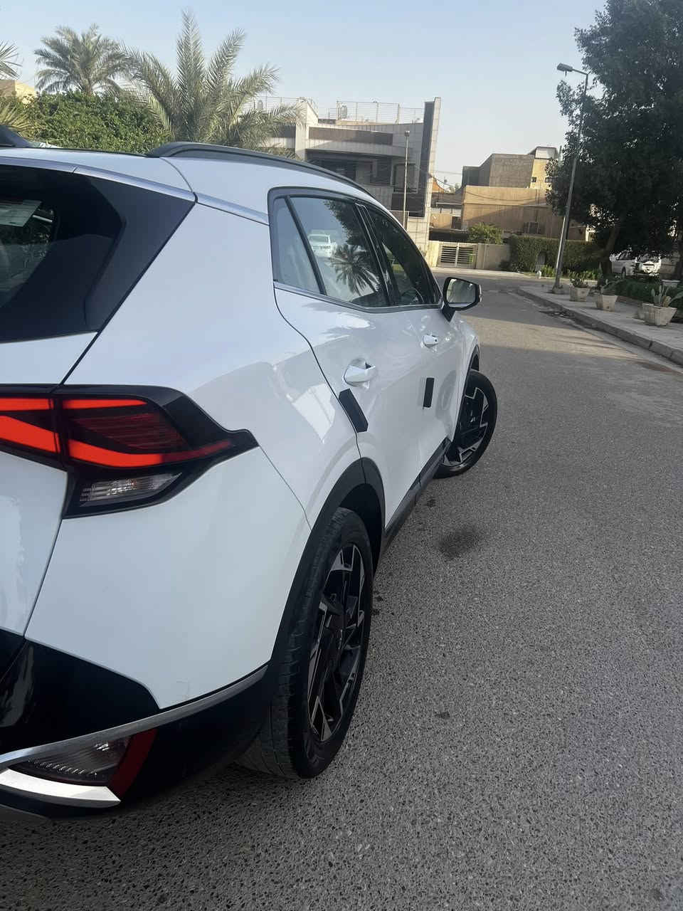 السلام عليكم سبورتج 2023 خليجي فول مواصفات بنوراما كراسي كهرباء دخول ذكي حساسات امامي خلفي مكفوله من الصبغ عدا رصعه مسحوبه pdr بلجاملغ الامامي الايمن ماشيه 73 الف كيلو كامله بدون اي نقص السياره باسمي تحويل مباشر  السعر 220 وبي مجال بسيط مكاني بغداد زيونه ***********
