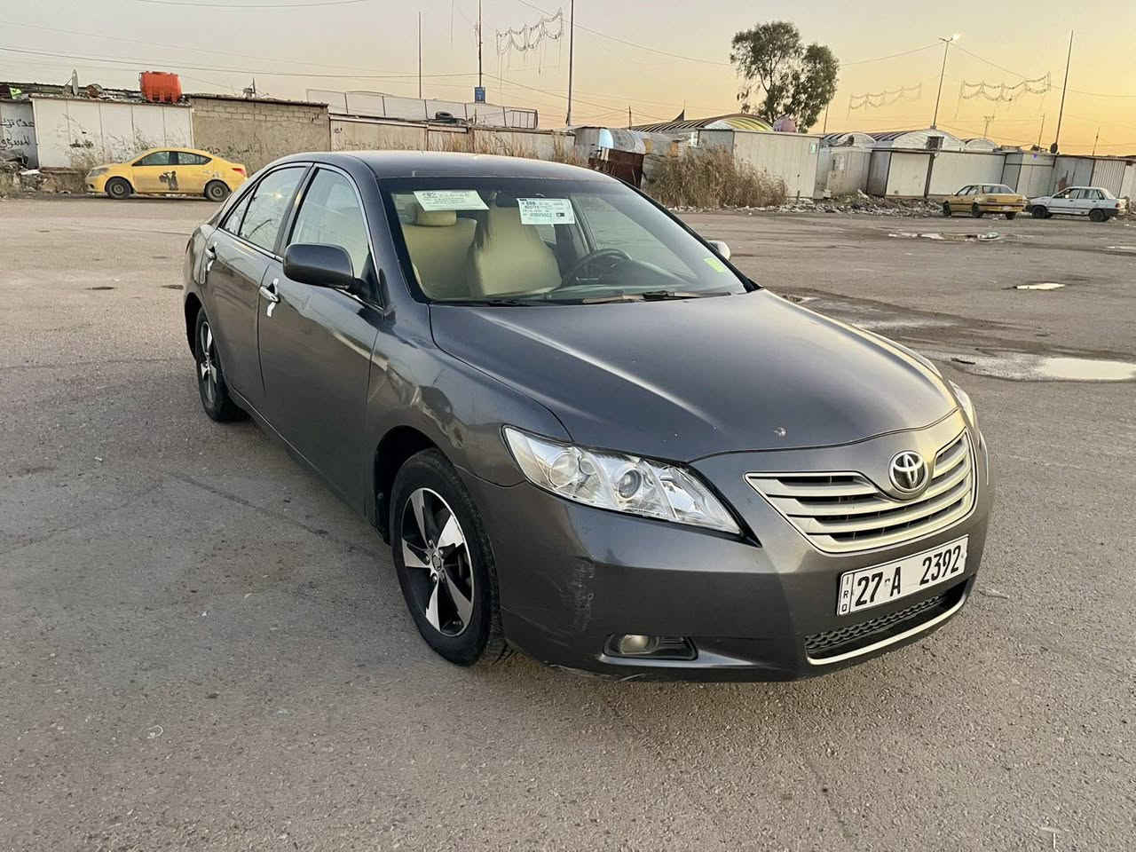 السلام عليكم كامري 2009 وارد امريكي حادثها جاملغ بدون اي دواخل وبيها صبغ حزام اثر جراد كير ومكينه لاصرف ولا بخار صدر تايرات تبريد كله جديد السياره جاهزه من كلشي مكانها بغداد السعر 72 وبيها مجال ***********
