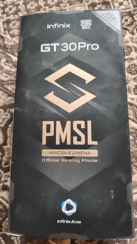 للبيع نظيف مع كارتون وشاحنه السعر اتصل 07701784615 07828349247