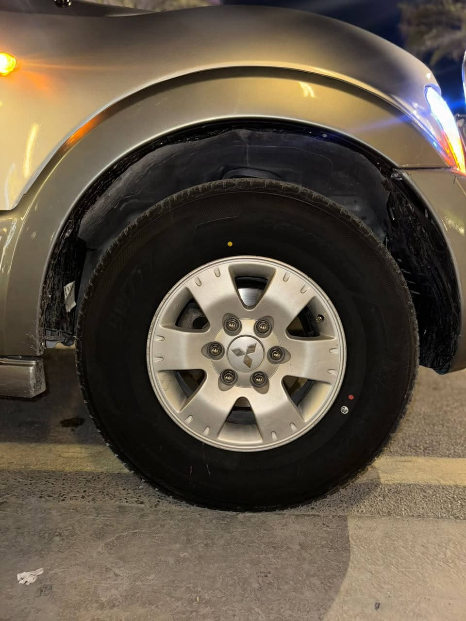 السلام عليكم
باجيرو 2006 السيارة جديد ومكفولة كفاله عامة بدون ضربة فقط صبغ بنيد وجاملغات امامي لان جراد بسيط جان بيها 
رقم بغداد نكليزي بأسمي تحويل مباشر
محرك 3000 خير من الله بدون تبخير سحب فول مالتها 
كير مكفول
صدر امامي خلفي جديد
تخم تاير جديد 
السيارة حلوه ومال جناي وبالعافية على الياخذهة بدون اي نقص
السعر 110 وبيهة مجال
العنوان بغداد اليرموك 

للاستفسار / ***********
