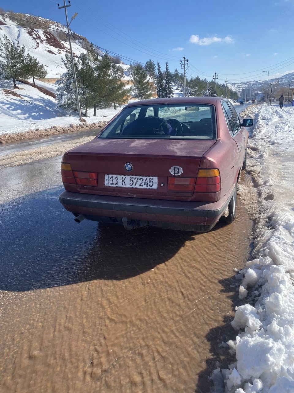 السلام عليكم بي إم 520 مديل١٩٩٣ مكينةوكير عادي مكينة مسكر عدل  السيارة باسمي الرقم الجديد عنوان بغداد الأمين شارع النواب السعر ٤٨ بيها مجال بسيط ***********
