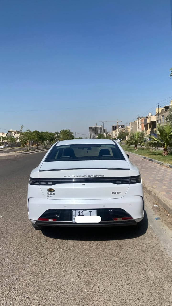 BYD دستروير 2025 
ماشيه الف فقط 
رقم بغداد تحويل ثاني يوم
مواصفات 
بصمة ابواب
بصمة تشغيل
شاشة قلابه
تبريد شاشه
تبريد قطعتين
حساسات امامية خلفية
وباقي مواصفات معروفه
بيهه صبغ جاملغ امامي فقط وسعره كلش مناسب 
بغداد حي جهاد 
مكلف بلنشر اتصل على رقم
*********** بغداد, العراق
