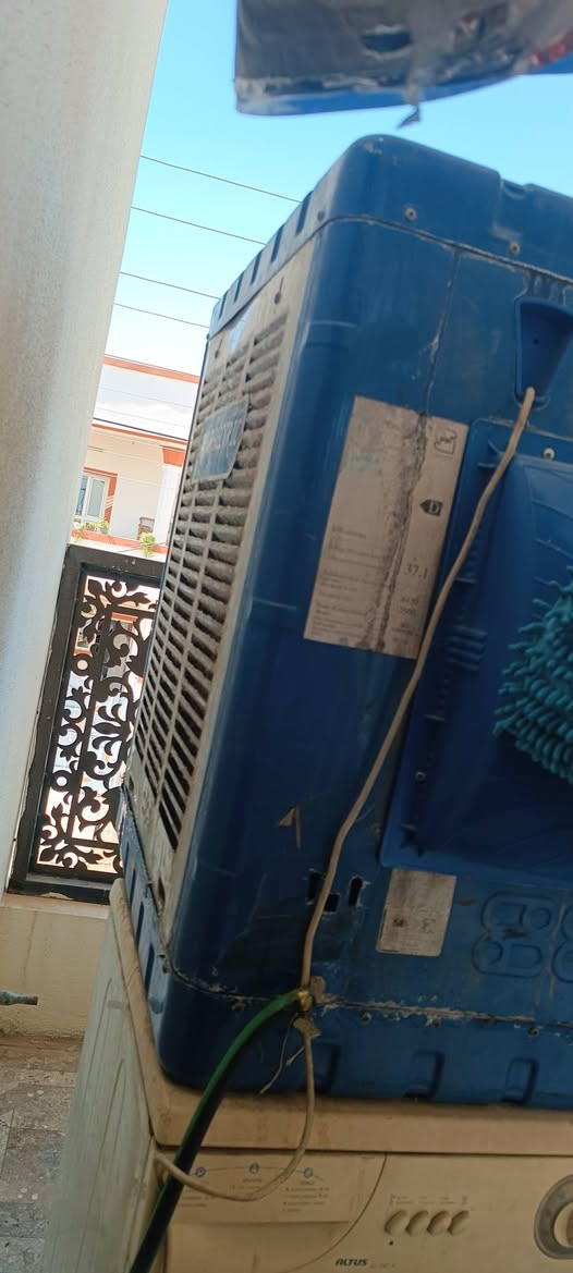 مبرده سوبر للبيع
صار ٣ سنوات يمي نظيف كلش سرعتين شغال 
سعره ١٥٠ بي مجال 
عنوان كركوك / الواسطي 
***********
