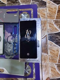تكنو كامون 40 برو • ٢٥٦ • فطر بطرف الشاشة