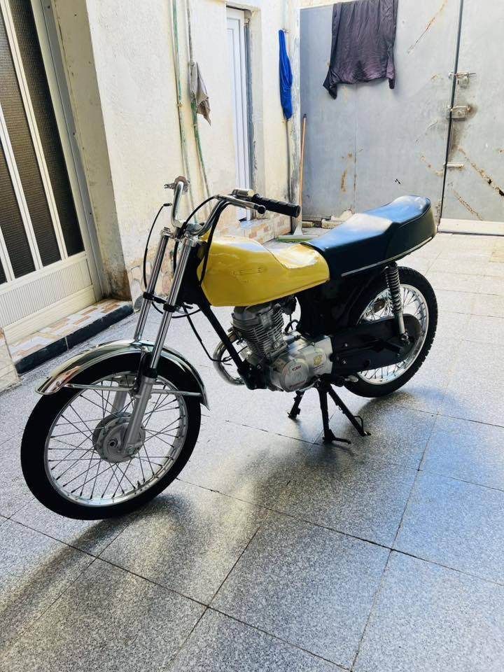 سلام عليكم دراجه كلك كلك تعمير 2025 للبيع محرك تايكر  دراجه حلوه وجديده شلعه ومعدل فول دراجه بل حقيقه احله من صور دراجه ماعوزه شي العنوان الناصريه مركز السعر ٥٥٠ وبيه مجال الرقم ***********
