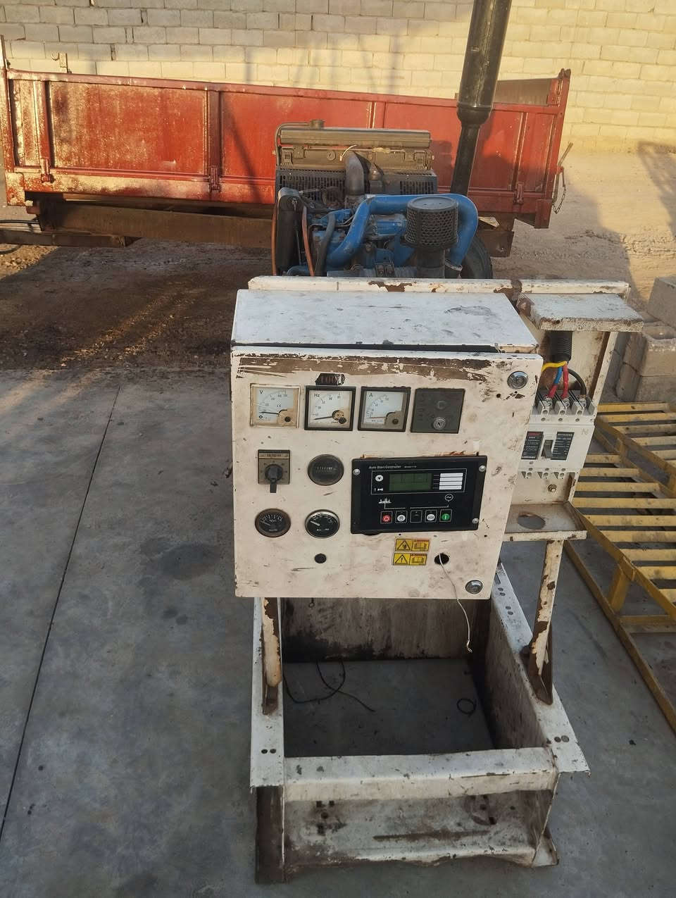 بسم لله الرحمن الرحيم 
إلي قلبو ضعيف وميتحمل ليشوف المنشور اخوان 
مولد بركنز  45 KV   جديد على اخر حباية شرط الشغل 
السعر  37 وبي مجال حك الجية  المكان بغداد  
الاتصال ع الرقم  ***********  
بلاش البلاش والله
