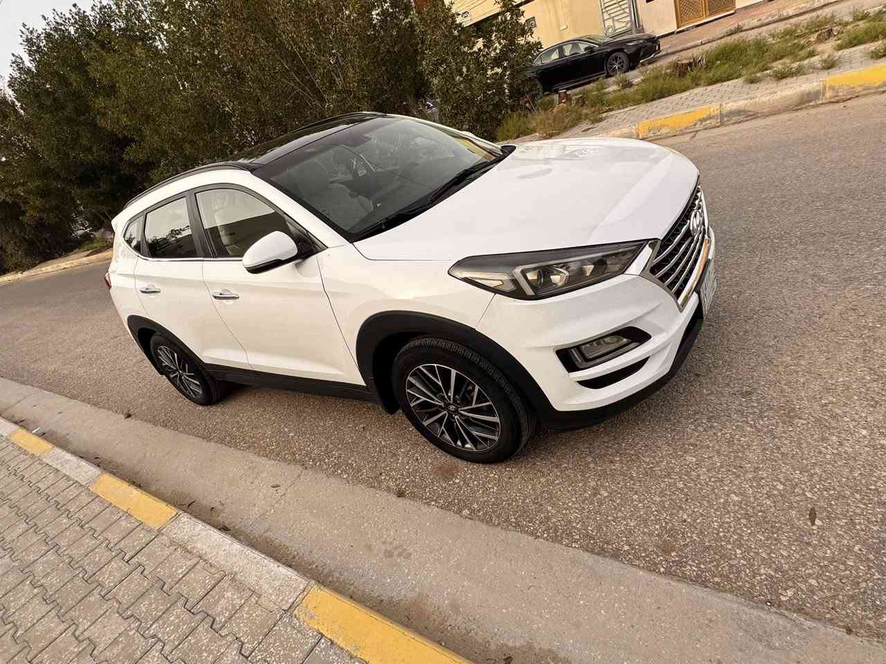 السلام عليكم 
توسان2019خليجي فول 
بنراما 
بصمه كشن كهرباء 
مري شفط 
مكينه 2000دوش
صبغ بيه قطعه ونص 
خشم  البنيد
وباب خلفي 
السعر 170وبيه مجال
كربلاء حي العامل 
***********
