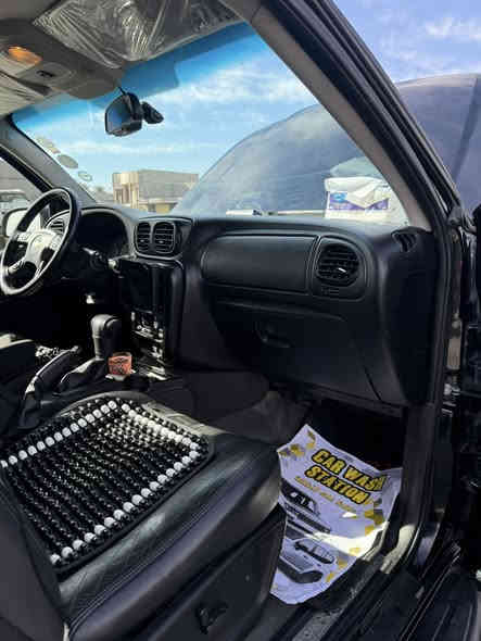 السلام عليكم خليجي 2008 كشنات كهرباء فتحة وباقي التفاصيل واضحة سيارة جديدة وخير من الله ماشية 170 الف كيلو مابيها اي صبغ مجرد تلحيضات بسيطة لان سيارة موديلها قديم السعر المطلوب 125 للاستفسار ***********
