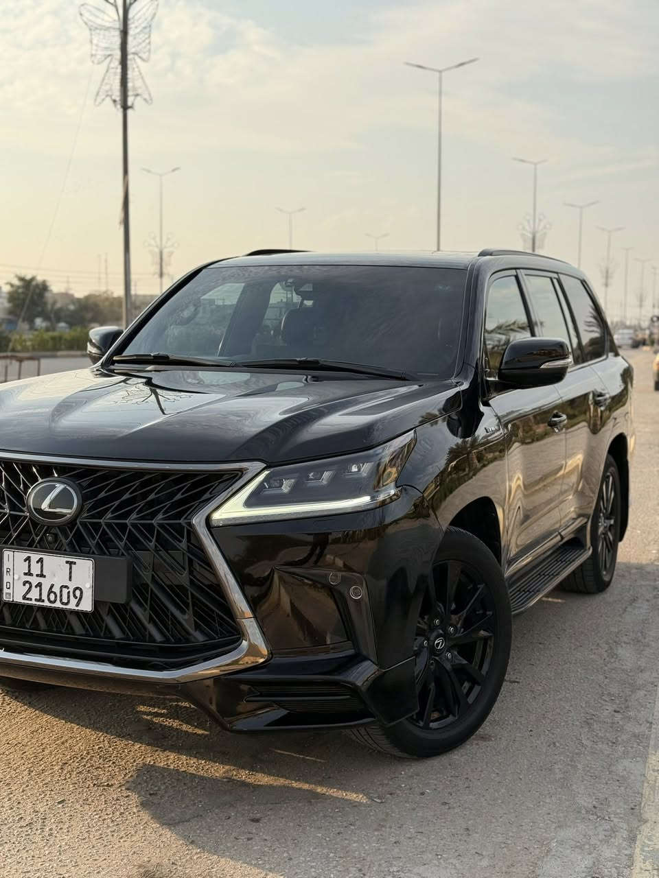 سلام عليكم
LEXUS 570Koro 2019
خليجي كفاله
رقم بغداذ نكليزي
لون اسود صدفي 
مغلفه PPF
مكينه 5700
داخل لونه احمر+ اسود 
شاشات 2 بلكشن
7 راكب 
كشنات حار بارد وكهرباء 
داخل ماله صاج
فتحه 
جكات تصعد وتنزل 
هواي موصفات بيه مفوله 
رقم ***********
