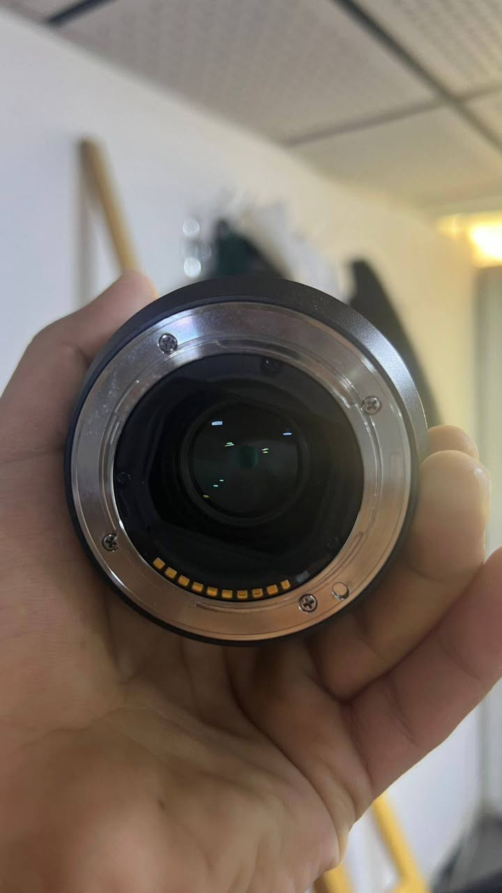 السلام عليكم عندي عدسة سوني ٨٥ فتحة ١.٨ للبيع السعر 400 الف وبيها مجال للشراي 
مكاني بغداد البلديات 
***********
واتس اب
او خاص
