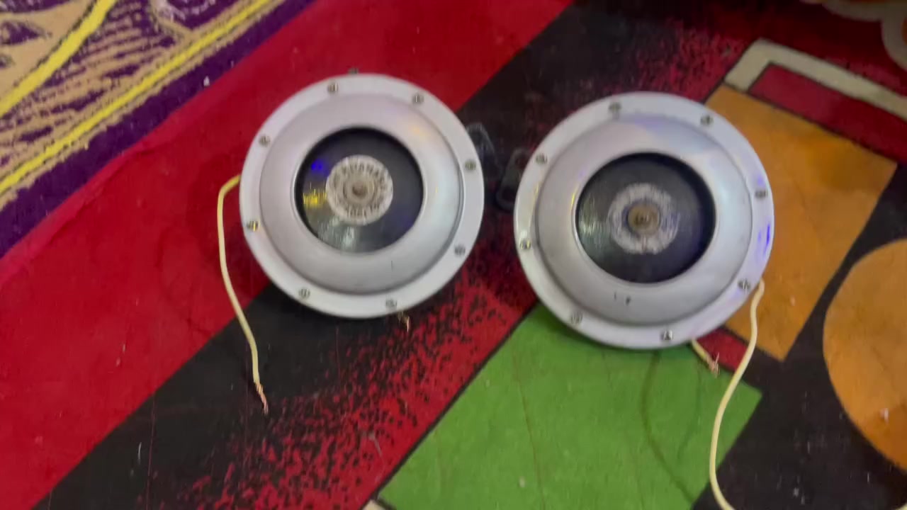 السلام عليكم زوج هورنات هندية اصليه السعر ١٠٠ وبي مجال بسيط مثل مموضح بالفيديو عوزهن بس تقسيم تجي تفحص وتاخذ مكاني بغداد مدينة الصدر رقمي ***********
