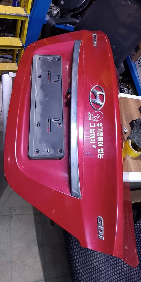 السلام عليكم 
يتوفر  ابواب اكسنت مضلع لون احمر كامل مقفل 
ابواب اكسنت مضلع لون ابيض خليجي  
قبغ جنطة اكسنت مضلع احمر +ابيض 
يتوفر توصيل لكل محافضات العراق 
للتواصل الأتصال او واتساب 
***********
