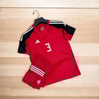 ٥ قطع • ملابس