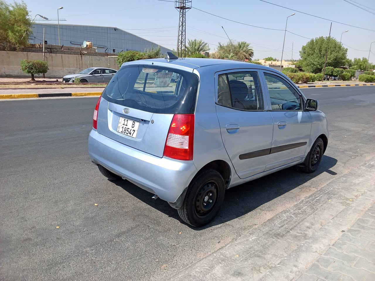 السلام عليكم
بيكانتو 2006

كير ومحرك مكفولات 

تبريد شغال كهربائيات كلها شغاله 

تخم تاير جديد محرك 1600 السيارة جاهزه ومابيها اي نقص

السيارة مصبوغه عام للجمالية اثر جراد

و التصوير موجود قبل الصبغ 
السعر 53 وبيها مجال
مكان السيارة بغداد الكاظمية 

‏‪***********‬‏

‏‪***********‬‏
