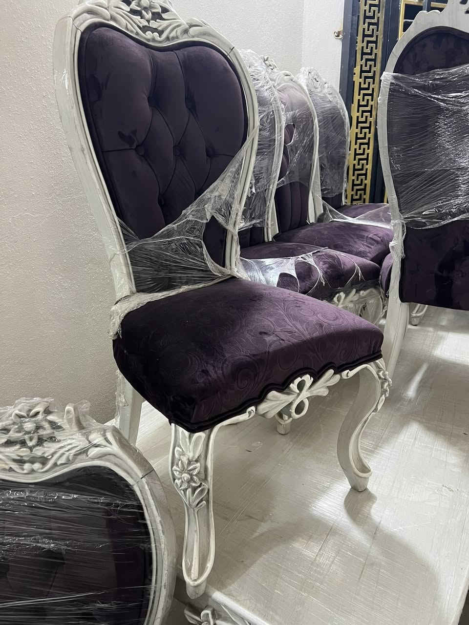 ميز 8 كراسي  تركي جديد  
بغداد البياع 
***********
سعر 450 الف نهائي لل علم  جديد استعمال  2 يوم

