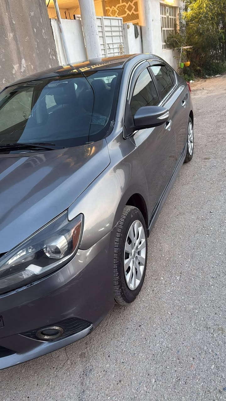 مكلف بالنشر .. للبيع نيسان سنترا SR السيارة خير من الله كير محرك صدر تخم تاير داخل السيارة مواصفات هاي لفئة معروفة بصمة تشغيل وأبواب والشاشة بلاد حادثها مرفق بالمنشور بيها أربع قطع صبغ البنيد بارد بدون صبغ السنوية لغاية ٢٦ ( سعرها ١٠٥ وبيها مجال إن شاء الله )
رقم تلفون *********** جليل ابوعلي الجوداوي  صاحب السيارة
