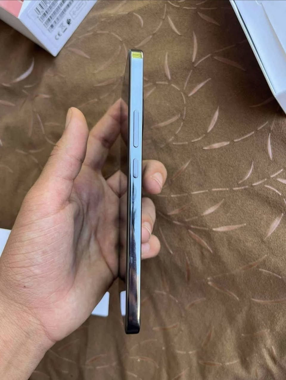 هونر HONOR X9d 5G اخو الجديد كامل ملحقات
جهاز نضافتة 100% ذاكرة 256 عشوائية 12+12 
💵 السعر 465 
او مراوس حسب قناعه توصيل ماعندي 🚫🔴
مكاني بغداد حي الاعلام او بياع 
‏تواصل على واتساب ***********
‏
