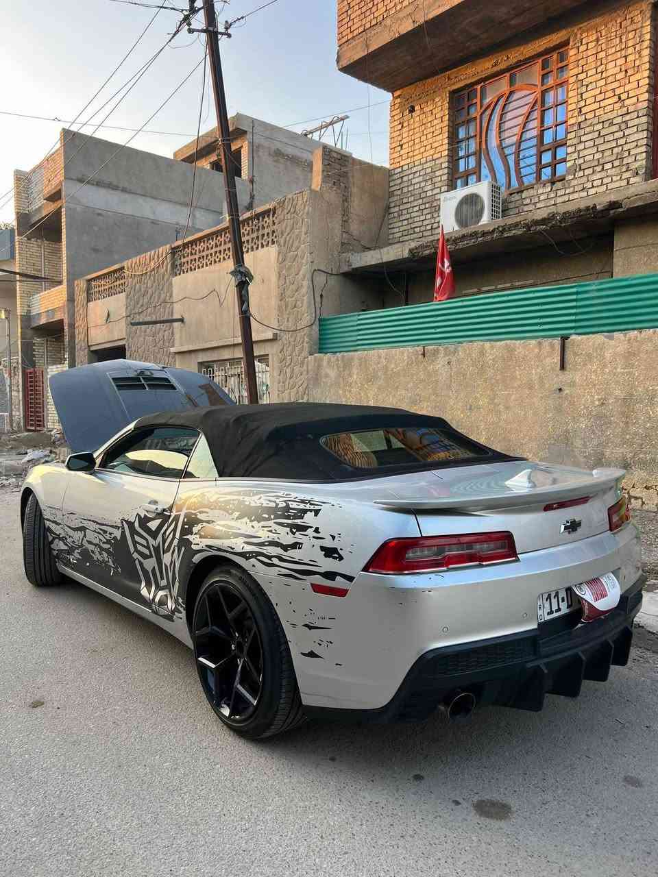 السلام عليكم كمارو للبيع كشف موديل 2014 ss
6 سلندر ضرر السياره بالخارج سرقه رافق صورها السرقه بالمنشور 
السياره كلش حلوه رقم بغداد دولي باسمي 
بيها جاملغ خلفي بيها بارد كلش قليل 
وجاملغ الامامي صار بي طخه وبدلته وعندي جاملغها القديم موجود بالبيت على وضعيته وعلى طخته فاني شلته وخليت واحد غيره 
السعر/108 وبيها مجال بسيط  
رقم الهاتف/ ‭0790 559 9425‬
‭0771 949 2965
