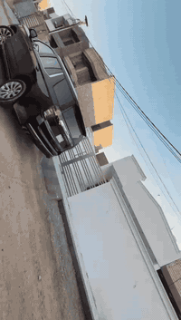 سلام عليكم يعلن مكتب حميد للاستثمار العقاري بيت للبيع مساحه 250 متر يحتوي على 4 غرف نوم صاله ومطبخ وخدمات وحولي طابو زراعي سند 25 منطقه الدوانم قرب الشرطة الخامسه السعر مناسب جدا 140 وبي مجال لاستفسار اتصل على الرقم *********** ابو دموع
