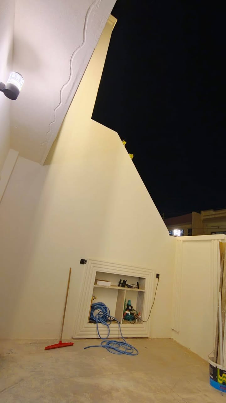 اعلان 2067
دار للبيع طابو  صرف  
100متر قابق ونص درج داخلي  سقوف مغربي  بناء حديث  2026
نظام دكت  فول الفول  
متكامل علئ اخر حبايه  
قريب كلش من  الشارع  التجاري
موقع حي العسكري قرب جامع سداد  100متر من الشارع العام 
السعر 120 مليون مع المجال بلاش والله  علئ هيج بيت  قريب من الشارع 
للاستفسار ***********
