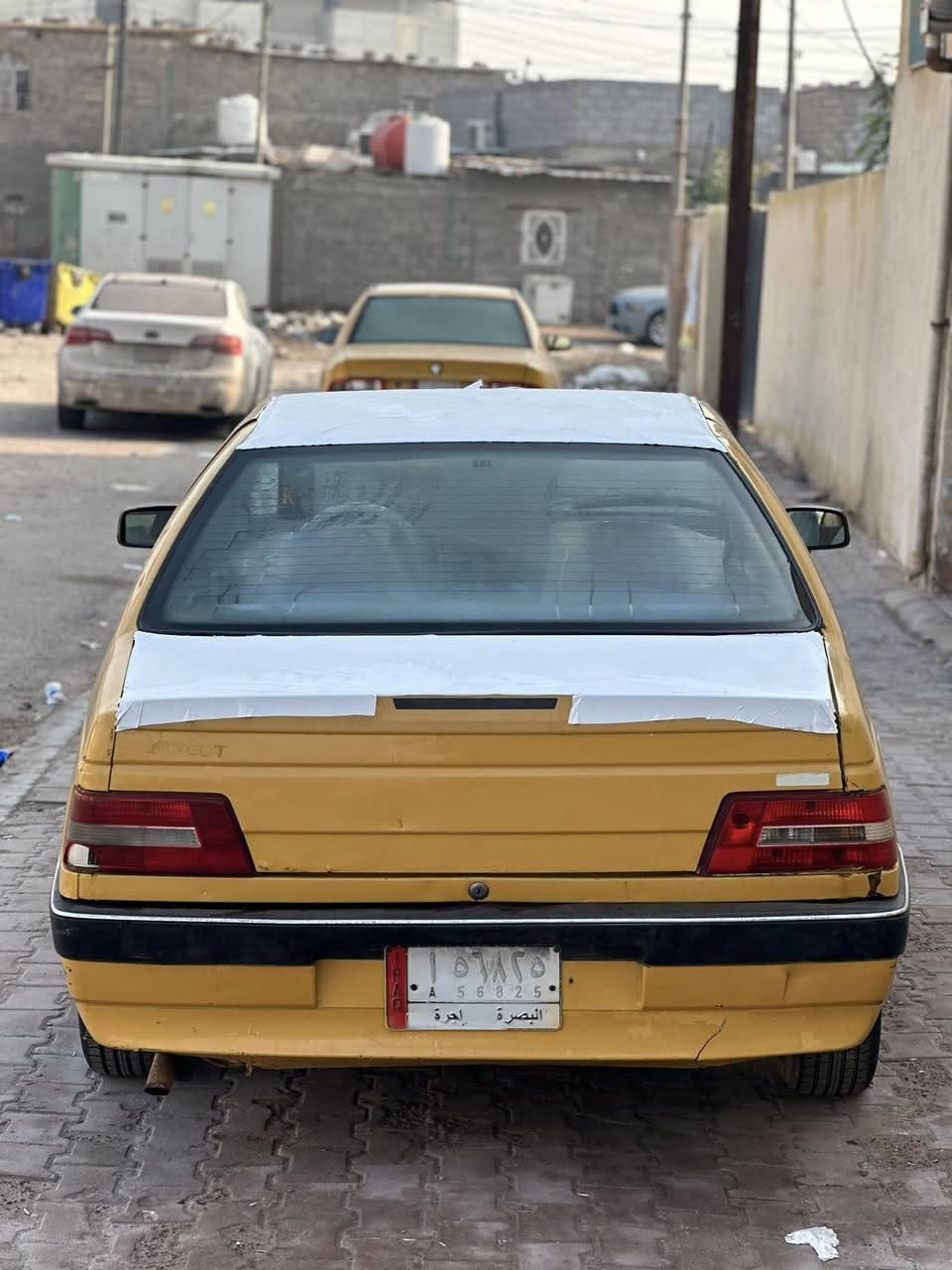 السلام عليكم
بيجو 405 موديل 2015 برتقالي مصفر
السياره مكينه بدايه خيط تبخير والكير حلو مابي شي  
البدي معمر وشوف العين 
سنويه جديده اصدار 2025تنتهي ب2030 مصفره  هيئه وغرامات وشرط تحويل 
حداده جديده تخم نوزلا ت جدد تخم بلكات عبوه فيت بم جديده منضومه زنون + مضخم 
السعر 35ورقه وبيها مجال 
***********
