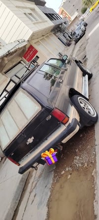 من رخصت مدير الكروب شباب عندي هي السيارة للبيع جيب شوفر ليت مكينة وكير...