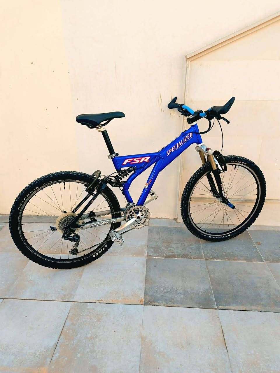 ‏موصل //  المجموعة
‏
‏دراجة آندرو دبلين  specialzed 🇺🇸
‏
‏حجم  26  فريم  50 
‏معدن ألمنيوم بالكامل 
‏سستم  الدراجة   Shimanow Alivio xt
‏الحركات   8*3
‏دبل أمامي هايدروليك تحكم، 
‏دبل خلفي فوكس 
‏گير فقاس سحب دفع 
‏تايرات كتان 
‏السرج جلاتين  
‏الدراجة كلها مختمة   
‏
‏السعر   300  بيها مجال   
‏
‏للتواصل ع الخاص أو واتس  / ***********
‏متوفر توصيل المحافظات 
‏
