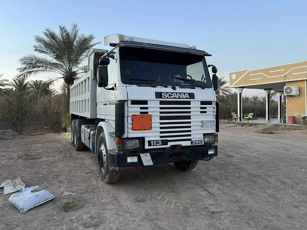 سلام عليكم سكانيا 113 الموديل 92 الموبايل*********** المجموعة بايجر  تبريد شغال سيارة جديدة وبلادي ماناقصة لو برقي تخم تاير جديد كير 5/5 شاصي 10 بلادي
