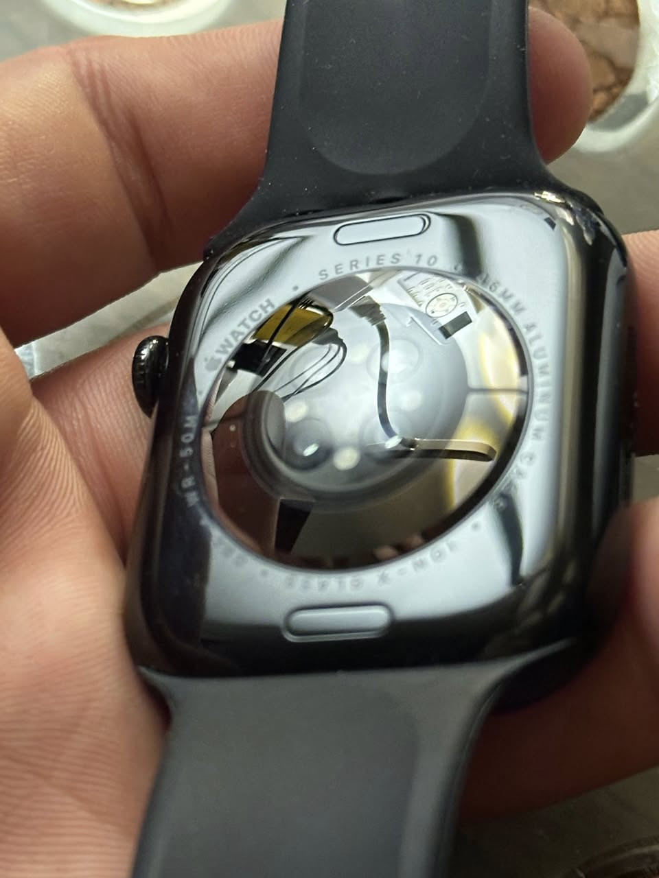 Apple Watch
series 10
Black
Memory 64
GPS
46mm
بدون كارتونه بس شاحنه مالتها الاصليه 
بيه خدوش بسيطه مال الاستعمال الطبيعي واضحه بل صور  ساعه حلوه و نظيفه 
سعره 340 و بيها مجال بسيط 
مكاني بغداد  ***********
