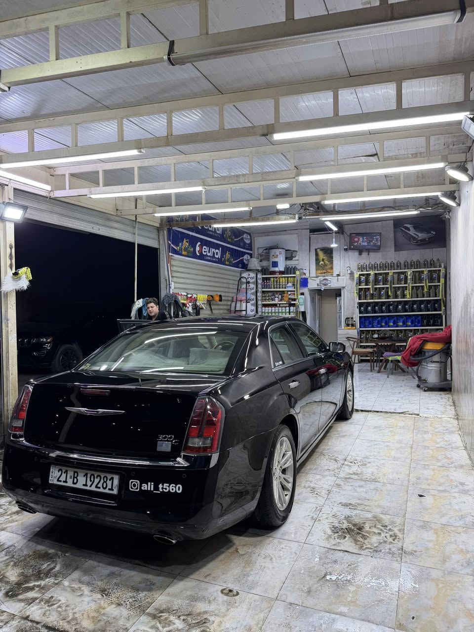 اوباما الموديل 12 ماشية 112ميل خليجية فتحة دواخل عسلي وصاج الدشبول معة البيبان قهوائي معة العسلي والصاج تبريد تدفئة كشنات كلاص حار بارد رادار امامي حساسات خلفي امامي خزن ميموري البانزين والبريك اوتو ستيرن اوتو كشنات كله اوتو دمامات كل السيارة بردة محرك هيمي علامات هيمي اصل جميع المواصفات المطلوبة بيها اشاير بلمري قلاب حساسات اشاير وبعد بيها مواصفات السعر ***********مواصفات السيارة بلاتين يوم السعر 230 بيها مجال قليل دواخل السيارة وترايها شرط 22
