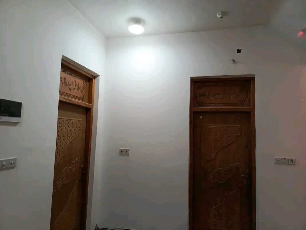 السلام عليكم
بيت خلفي مساحه 100 متر طابو بنيان جديد طابوك
 لسكف صب كونكريت 
 لاستفسار ***********
