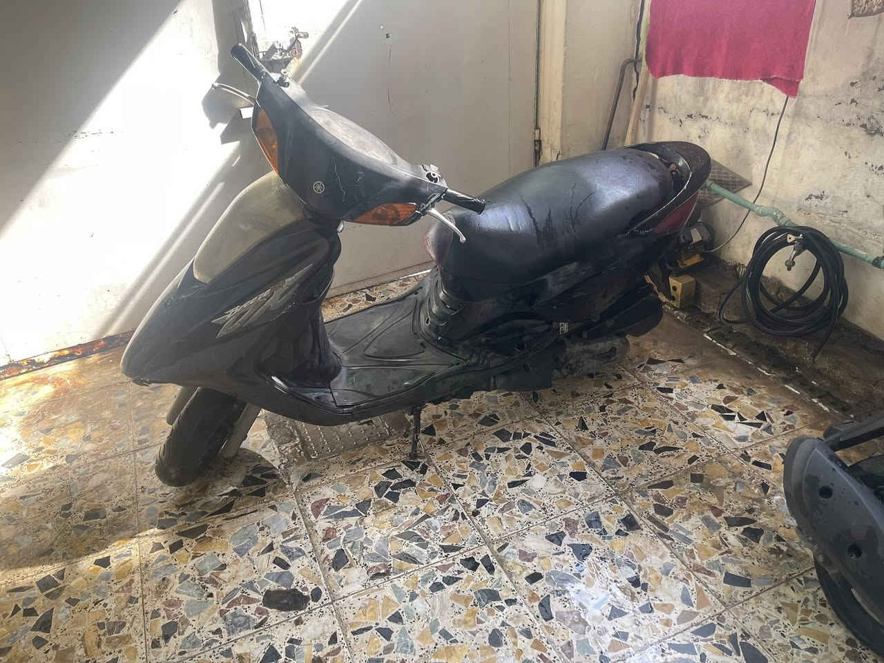 السلام عليكم للبيع ٤٥٠سعرها بيها مجال ***********زعفرانيه اربع شوارع
