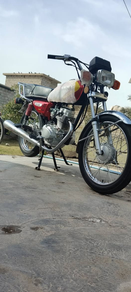 سلام عليكم دراجه نامه موديل 2025 بيهه نواقص بصيطه السعر 550قفل الرقم ***********
