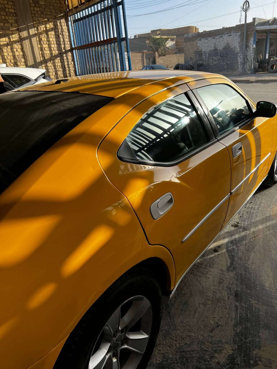 چارجر 2010 رقم بغداد
وارد أمريكي ، نظيفة، حادثها الچاملغ الخلفي كما موضح بالصورة ،
والباقي كله مكفول من گير ومحرك وغيرهن كله مكفول . 
العنوان الديوانية الحمزة الشرقي ، 
السعر 115 .
***********
