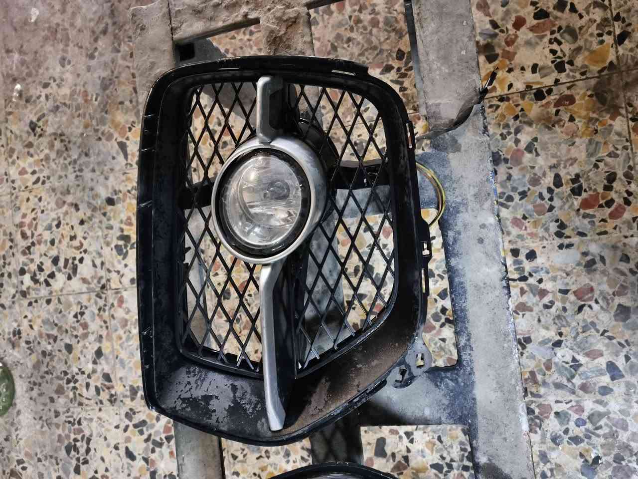 السلام عليكم بلوجكترات ويا القواعد كاملات بيهن واحد شوية بلطارف بي كسر مبين بلصورة 100الف
***********
