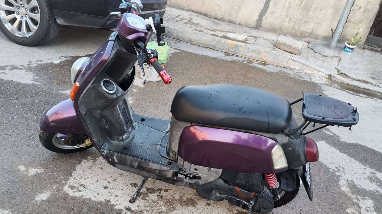 دراجة بوليس طالعة رمبة قبل سنة ونص المكينة برغي ما مفتوح بيها مداريها مبدل بيها كابريتا وكفرات بس والكابريتة موجودة البلادي و الويالة هم موجودات مكاني كربلا *********** واتساب
