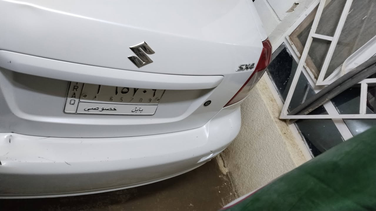 سوزوكي SX4  خليجي  محرك 4اسلندر سعه 1600cc ماشيه 92الف   موديل 2014  سياره بدون صبغ  بس بيه شخوط بسيطه جدا جدا لون ابيض  الرقم *********** بابل حله السعر 90 سياره نضيفه وحلوه 🤍
