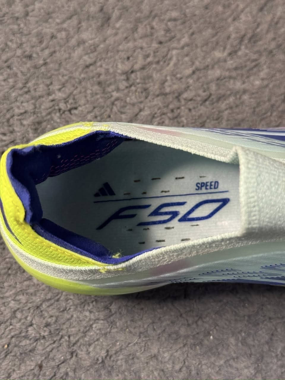 F50 الاصلي شرط باركود وختومات موضحه بلصور جديد باله غير مستخدم فيتنامي قياس 42 سعره 30 على اول تم متوفر توصيل للحجز مراسلة الخاص


**إذا كنت صاحب هذا الإعلان وتريد حذفه لأي سبب، رجاءا أرسل رسالة إلى الدعم الفني**