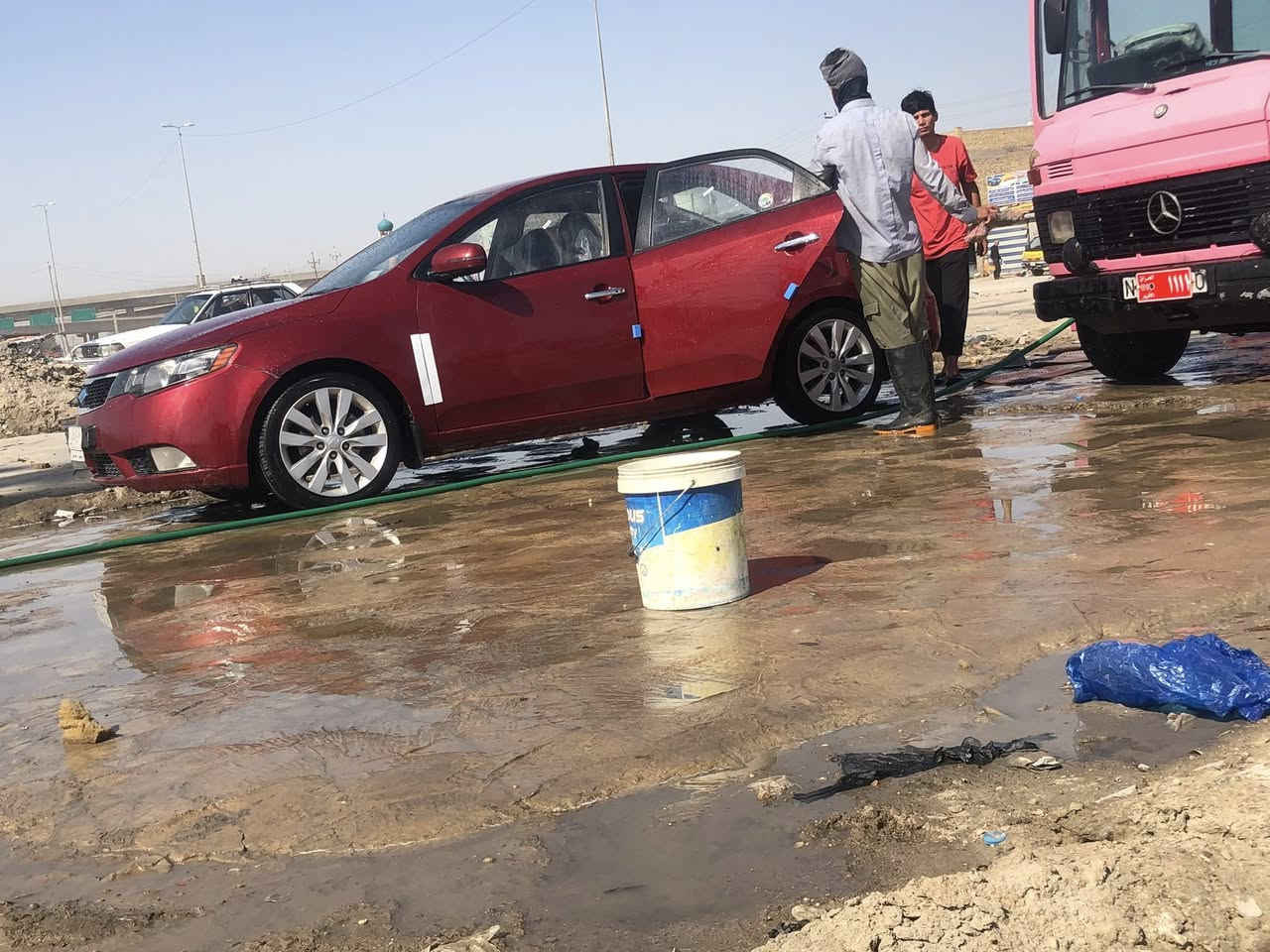 السلام عليكم كيا فورتي محرك 2.0
رقم بصرة بسمي رقم انكليزي جديد 

((سياره فول بصمه جلد كشنات تدفئه 

فتحه بالسقف  شاشه وكامره خلفيه مسجل بلوتوث اشاير بالمري ))

سياره جديده شرط محرك برغي مامفتوح كير ومكينه وتبريد  وتخم تاير كله ع شرط سياره جديده وحلوه 

مكان السياره ناصرية 

السعر 93 وبي مجال للشراي 

 ***********
