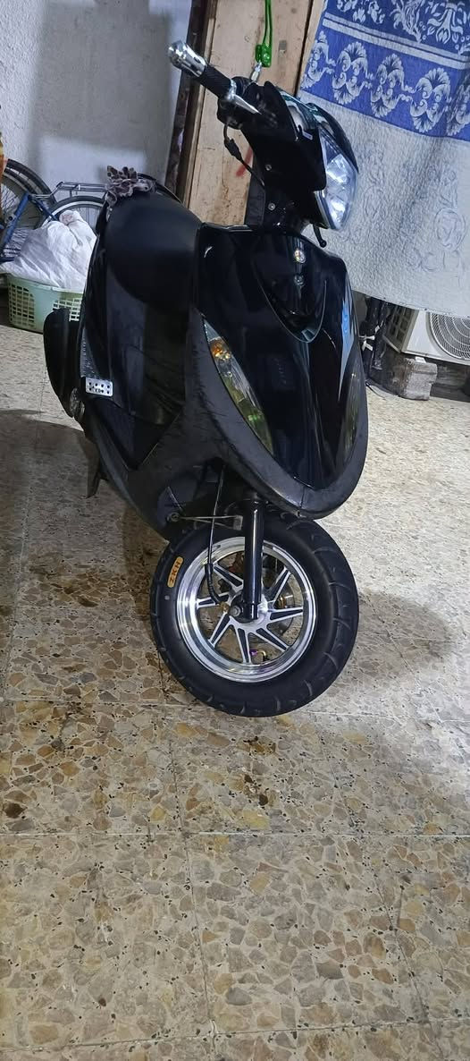 دراجة ماكس للبيع عدلة ختم واحد كلها وما مفتوح بيها برغي والسعر مليون ومئة وبيها مجال *********** المكان/ المعقل الوايلس قرب حسينية الضامن
