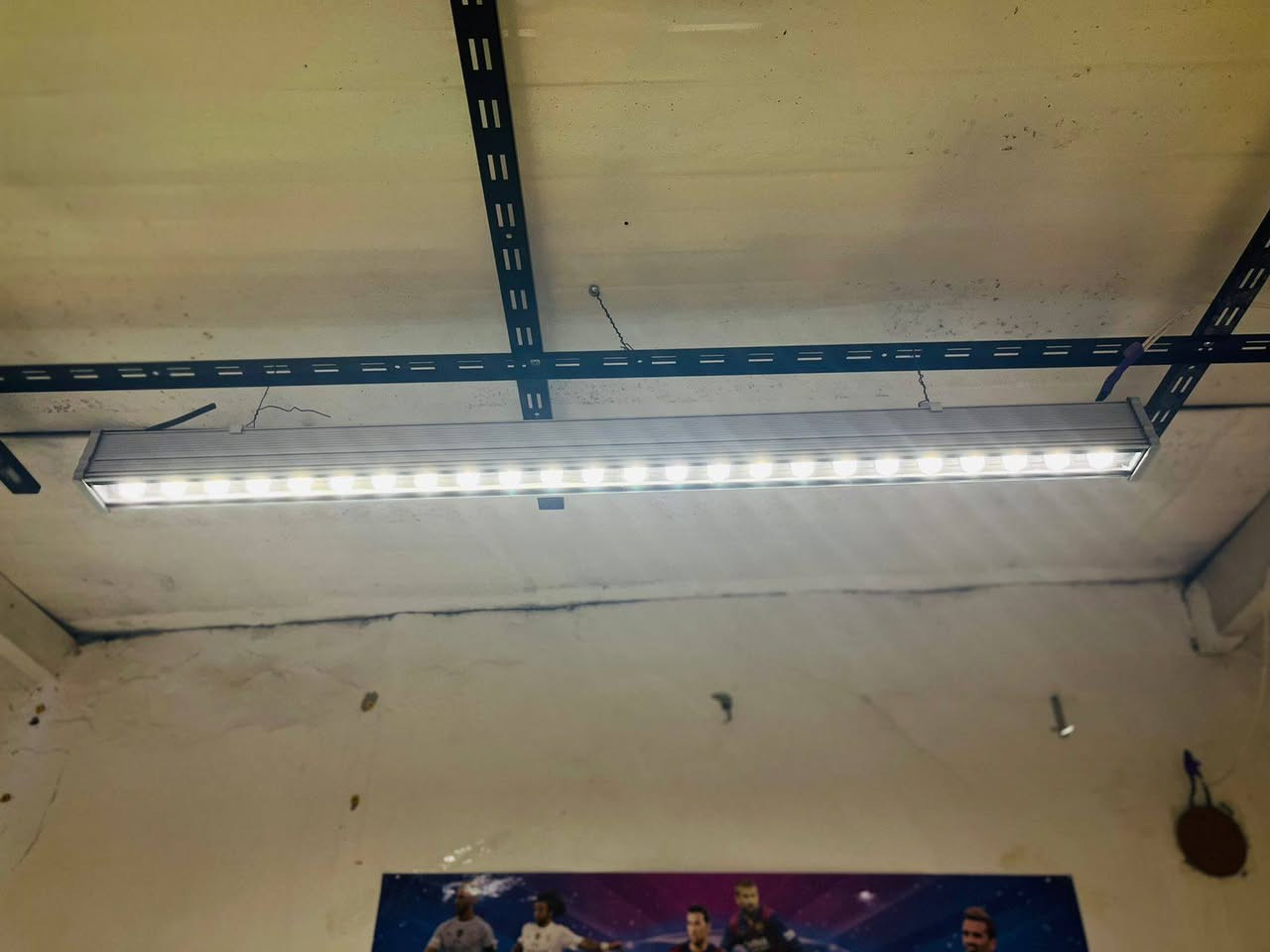 سلام عليكم ورحمة الله وبركاته
شونكم شباب عندي شمعات اناره شمسيه مال ديكورات
عددهن 16 قطعه مامستعملات نهائياً تكدر تربطهن كل وحده وحد وتكدر من خلال الفيشه الي موجوده بيه تربط وحده بالثانيه أنارته تخبل
للاستفسار الاتصال *********** والخاص مفتوح
