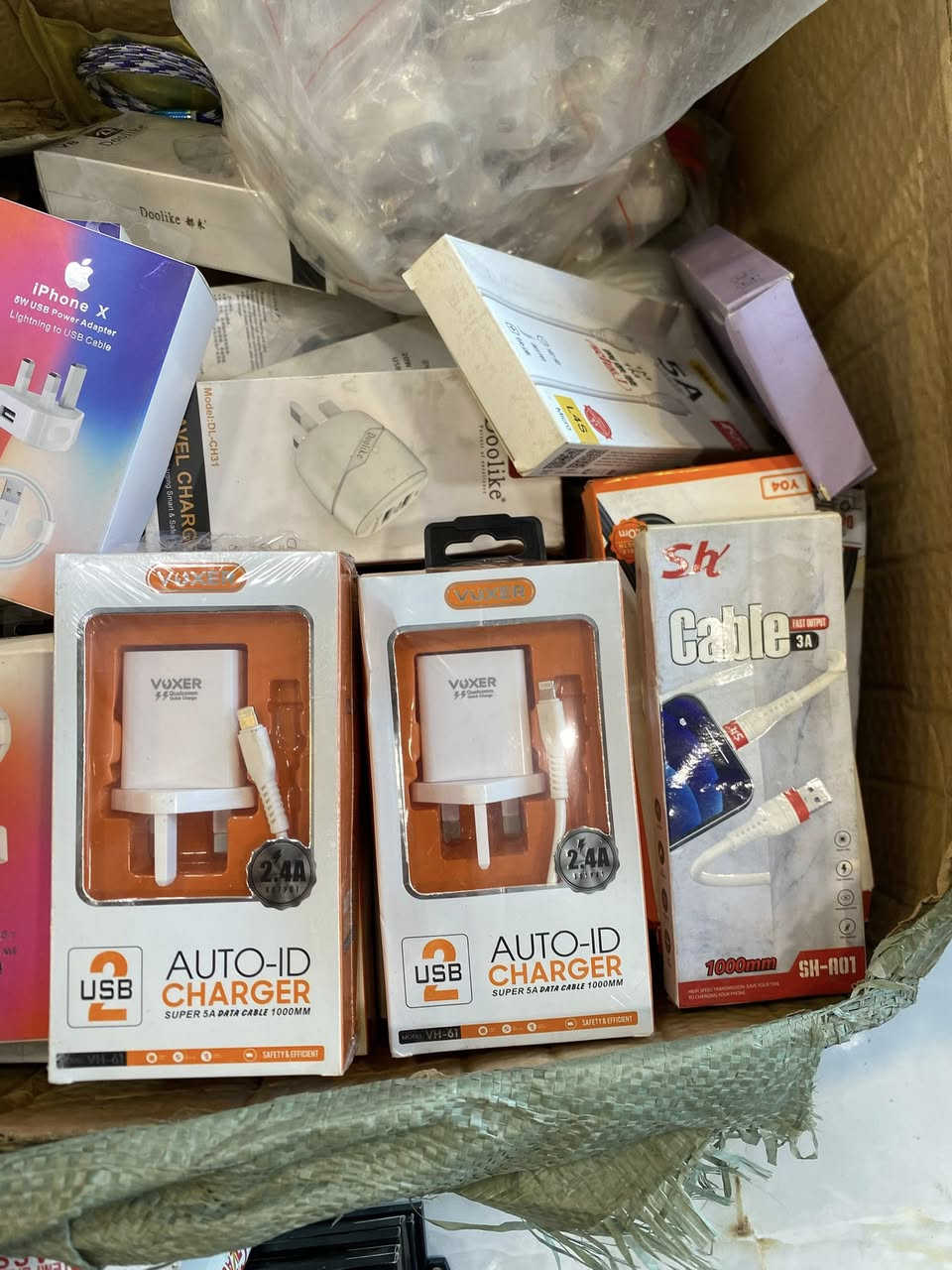 غراض تعزيله للبيع شلعه اكثر من 625 قطعة  تعال خاص 
للتواصل ***********
